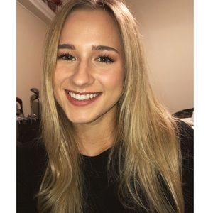 Meet your Posher, Kelli